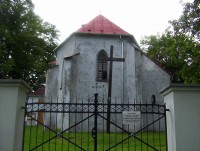 Lomnice-kostel od vstupní branky-Foto:Ulrych Mir.