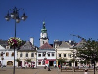 Bruntál-náměstí s kostelem v pozadí-Foto:Ulrych Mir.