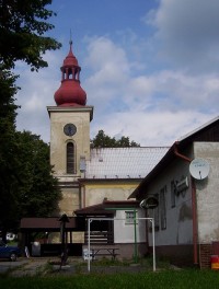 Křišťanovice-hospůdka U Marušky a kostel-Foto:Ulrych Mir.