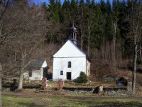 Trhavice-kaple s bývalým hřbitovem-Foto:Ulrych Mir.