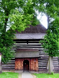 Maršíkov-kostel sv. archanděla Michaela z r. 1609 s pomníkem padlým v 1. světové válce-Ulrych Mir.
