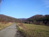 Hlubočky-ves-cesta k chatové osadě Suchý žleb-Foto:Ulrych Mir.