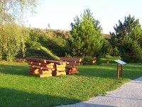 Bystrovany-Přírodní ráj Horizont-vzorové posezení s hříbečky v arboretu-Foto:Ulrych Mir.