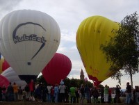Bouzov-teplovzdušné balóny nad hradem-Foto:Ulrych Mir.