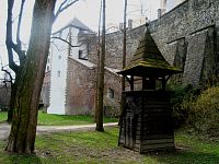 Bezručovy sady-dřevěná zvonice u Michalského výpadu