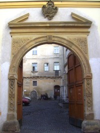 Olomouc-Wurmova ulice-potrál na nádvoří pravděpodobného Nového hrádku-dnes Charita-Foto:Ulrych Mir.