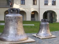 Olomouc-Přemyslovský palác-nádvoří se zvony před posvěcením-Foto:Ulrych Mir.