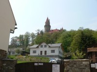 Bouzov-hrad z podhradí-Foto:Jiří Furo