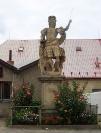 Skrbeň-socha sv.Floriána z r.1706 na nádvoří bývalé tvrze-Foto:Ulrych Mir.