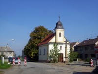 Lutín-náves s kostelem-Foto:Ulrych Mir.