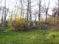 Dolany-Kartouzka-bývalý klášterní hřbitov a klášterní budovy-Foto:Ulrych Mir.