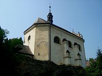 Karlovec-barokní kostel sv. Jana Nepomuckého z let 1727-28-pozůstatek zmizelé obce