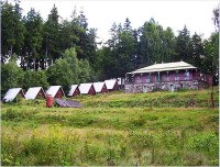 Nové Valteřice-zámeček a chaty bývalého dětského tábora-Foto:Ulrych Mir.