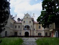 Sobotín-pseudogotický zámek upravený z bývalé zbrojovky po r. 1840