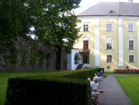 Bruntál-zámek-jižní křídlo se západní hradební zdí-Foto:Ulrych Mir.