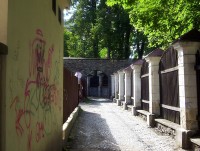 Bruntál-Slezská ulička za jižním zámeckým parkem s bránou v hradbách-Foto:Ulrych Mir.