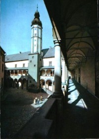 Bruntál-zámecké nádvoří-pohlednice-sbírka:M.Ulrych