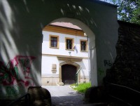 Zábřeh-zámek-portál na jižním průčelí bránou z jižního parku-Foto:Ulrych Mir.