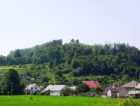 Brníčko-hradní zřícenina a obec od západu-Foto:Ulrych Mir.