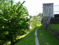 Dubicko-hradní vršek a příkop na severní straně-Foto:Ulrych Mir.