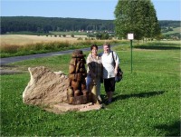 Lázně Bělohrad-krajina u Lázní Bělohrad a plastika vodníká u rybníka Podroušek-Foto:Ulrych Mir.