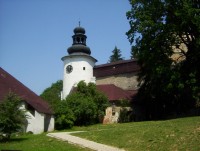 Úsov-nádvoří s Hladovou věží a reliéfem štítonoše z r.1487-Foto:Ulrych Mir.