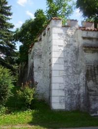 Radenín-zámek-hradby se zahradní terasou-Foto:Ulrych Mir.