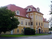 Borovany-zámek-severní, hlavní průčelí od východu-Foto:Ulrych Mir.