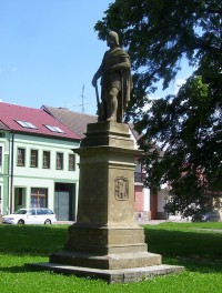 Borovany-Žižkovo náměstí s pomníkem Jana Žižky-Foto:Ulrych Mir.