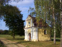 Bukovany-kaplička u polní cesty směrem na Svatý Kopeček-Foto:Ulrych Mir.