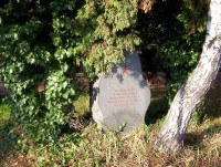 Chvalkovice-pomník sovětským vojákům u domova důchodců-Foto:Ulrych Mir.
