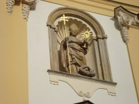 Svatý Kopeček-basilika minor Navštívení Panny Marie-nika na průčelí s plastikou sv.Norberta-Foto:Ulrych Mir.