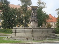 Jaroměř-Josefov-Masarykovo náměstí-empírová kašna-Foto:Ulrych Mir. 