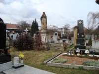 Holice-nový hřbitov-náhrobek Františka Musila s Pannou Marií-Foto:Ulrych Mir.