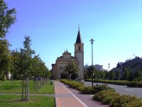 Holice-náves Svobody s farním kostelem sv.Urbana-Foto:Ulrych Mir.