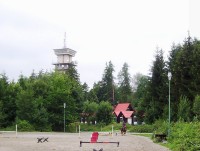 Radíkov-věž a cvičiště koní z cesty od Zdíměře a Posluchova-Foto:Ulrych Mir.