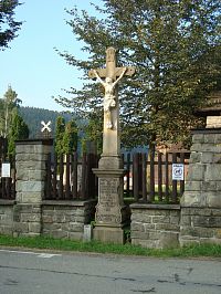 Velké Karlovice-kamenný kříž z r. 1819