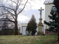 Lošov-kříž z r.1865 na začátku obce od Svatého Kopečka-Foto:Ulrych Mir.