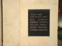 Chomoutov-Dalimilova ulice-pomník obětem II.světové války-pamětní deska-Foto:Ulrych Mir.