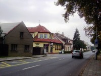 Lazce-Lazecká ulice s restaurací a pensionem Garnet od kaple-Foto:Ulrych Mir.
