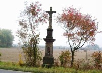Černovír-kříž z r.1865 u rybníka před fortem č.XXII u silnice do Chomoutova-Foto:Ulrych Mir.