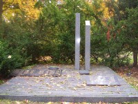 Řepčín-Svatoplukova ulice-Památník obětem světových válek v parku před školou-Foto:Ulrych Mir.