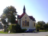 Topolany-pseudogotická kaple Božského Srdce Páně z let 1913-1915-Foto:Ulrych Mir.