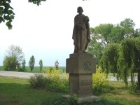 Topolany-socha sv.Václava z r.1929 u pseudogotické kaple Božského Srdce Páně-Foto:Ulrych Mir.