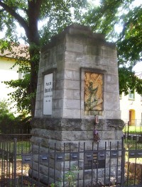 Neředín-náves na Neředínské ulici-pomník obětem I.světové války-Foto:Ulrych Mir.