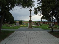 Nedvězí-kříž z r.1850 na hřbitově před obcí-Foto:Ulrych Mir.