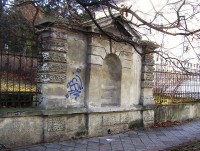 Olomouc-Smetanovy sady-kapličky v plotě z Víděňské ulice-Foto:Ulrych Mir.