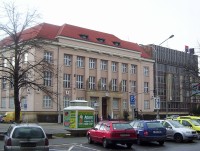 Olomouc-tř.Svobody-budova KB se sochami nad vchodem-Foto:Ulrych Mir.