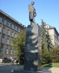 Olomouc-Žižkovo náměstí-pomník T.G.Masaryka před Pedagogickou fakultou UP-Foto:Ulrych Mir.