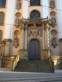 Olomouc-náměstí Republiky-kostel Panny Marie Sněžné-vstupní portál se schodištěm-Foto:Ulrych Mir.